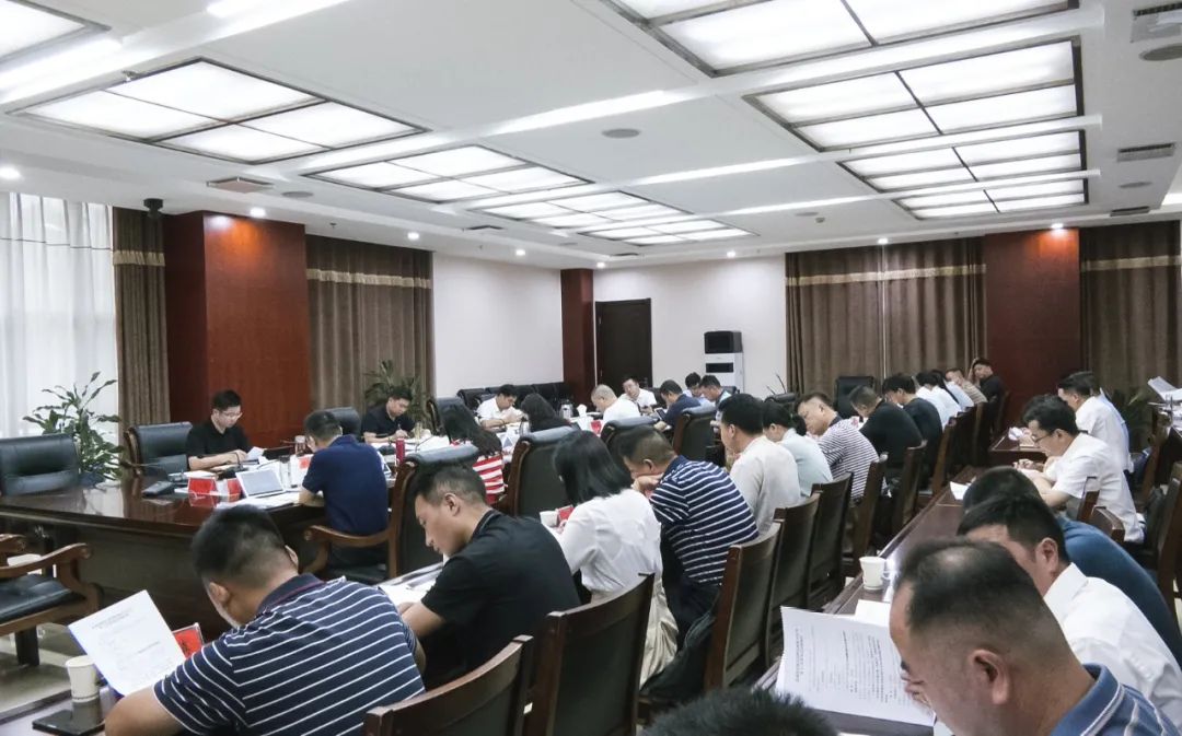 县长徐望主持召开县政府2022年第11次常务会议